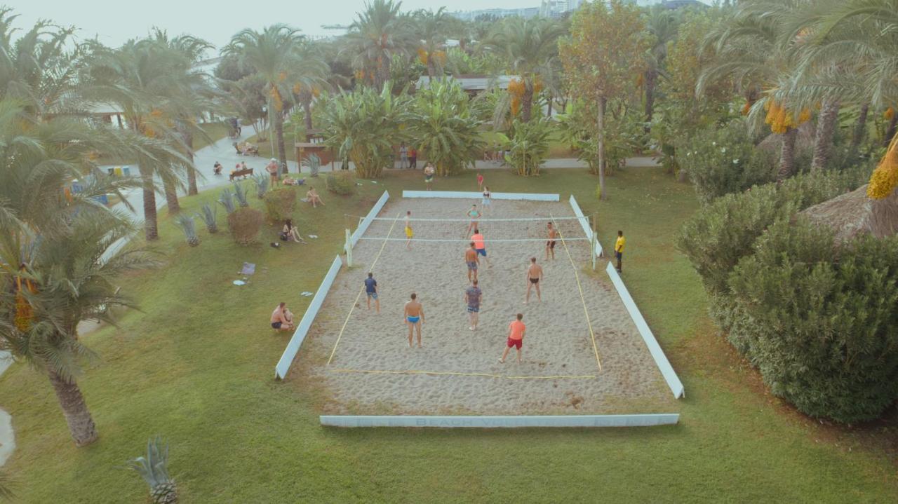 Ic Hotels Green Palace - Kids Concept Antalya Exterior foto Beach volleyball in the resort