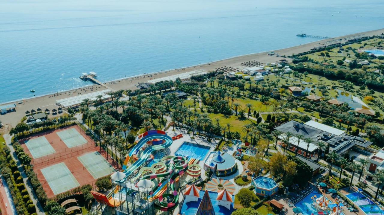 Ic Hotels Green Palace - Kids Concept Antalya Exterior foto Aerial view of the water park