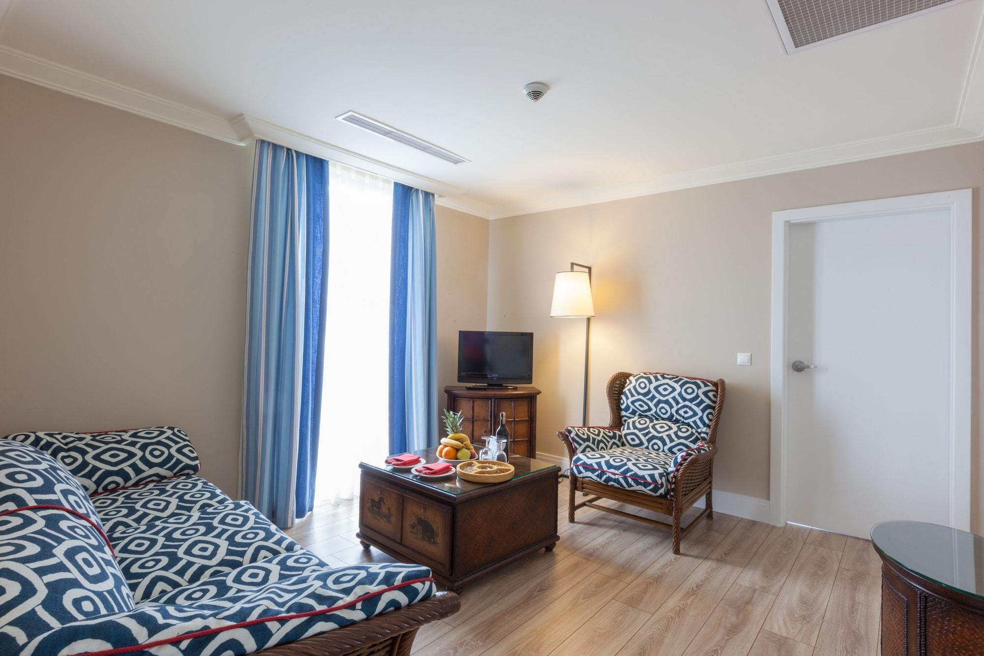 Ic Hotels Green Palace - Kids Concept Antalya Exterior foto A living room at the hotel
